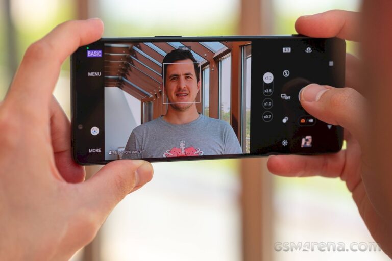 5 Smartphone Terbaru yang Memiliki Kamera Terbaik